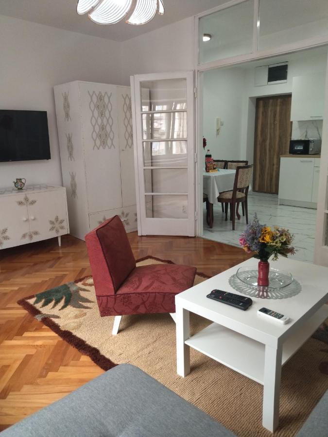Palace Luxury Apartments The Heart Of Белград Экстерьер фото